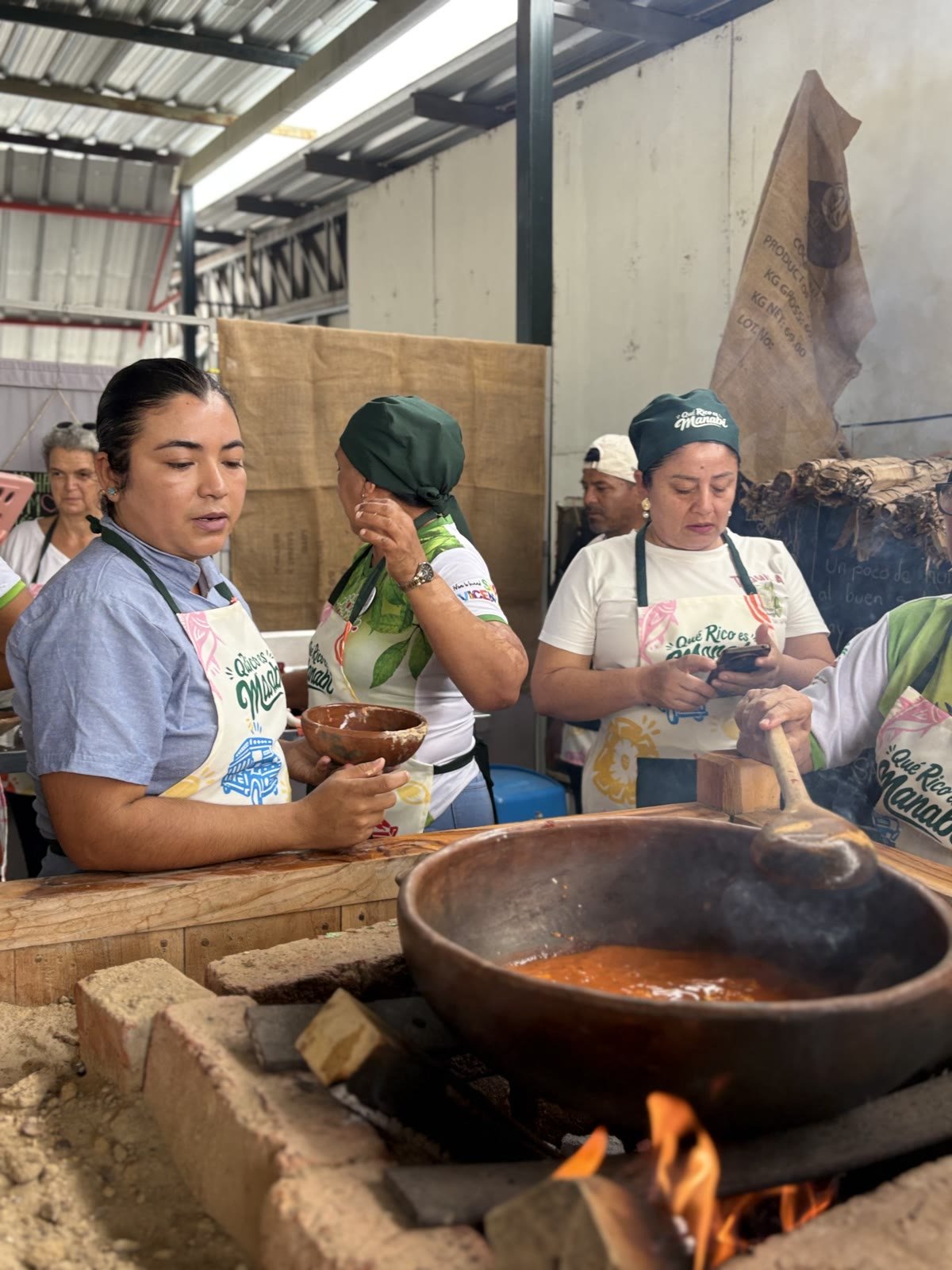 Taller Saberes y Fogones en el mercado de San Vicente