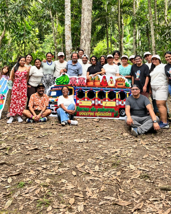 Jóvenes de la campaña Qué rico es Manabí